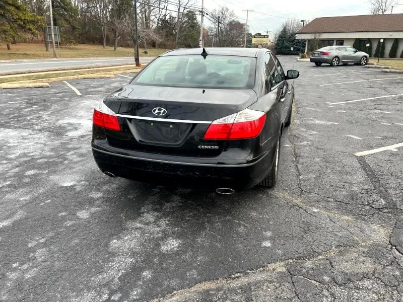 2009 Hyundai Genesis - Image 8 of 18