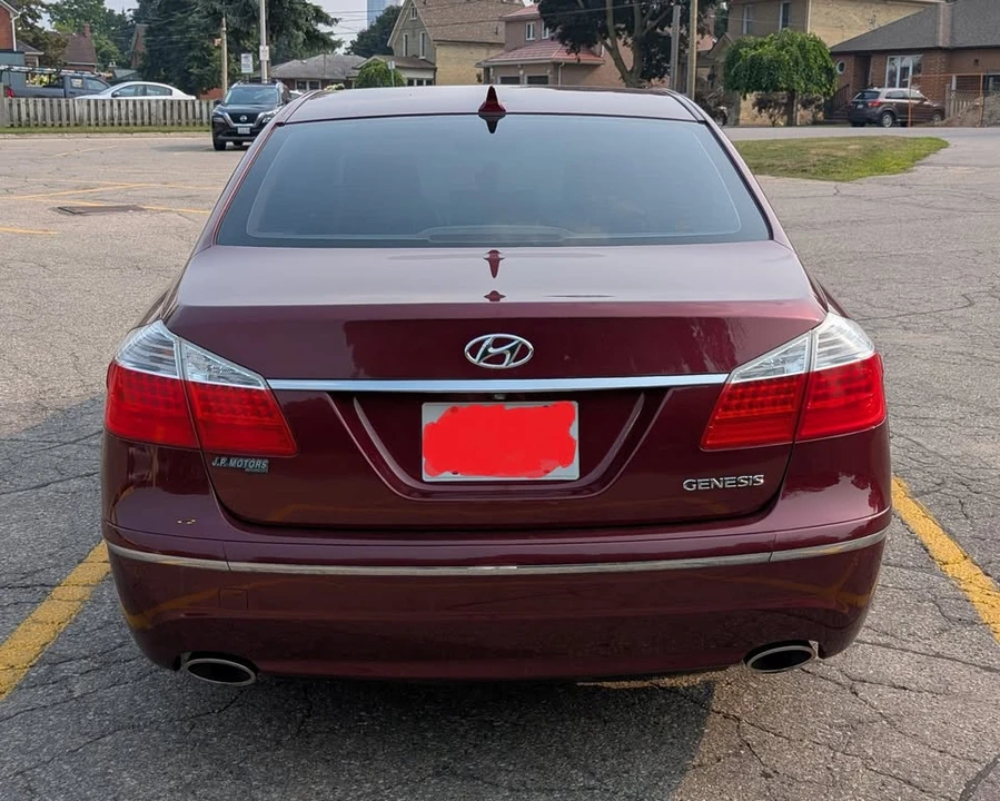 2009 Hyundai Genesis - Image 4 of 13