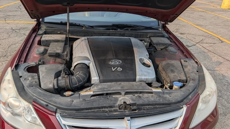 2009 Hyundai Genesis - Image 12 of 13