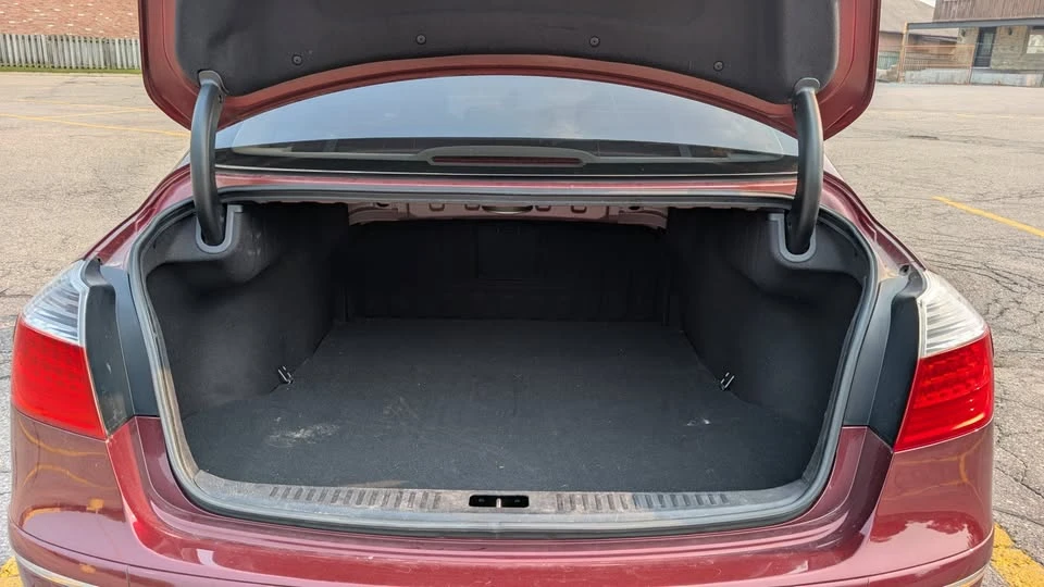 2009 Hyundai Genesis - Image 13 of 13