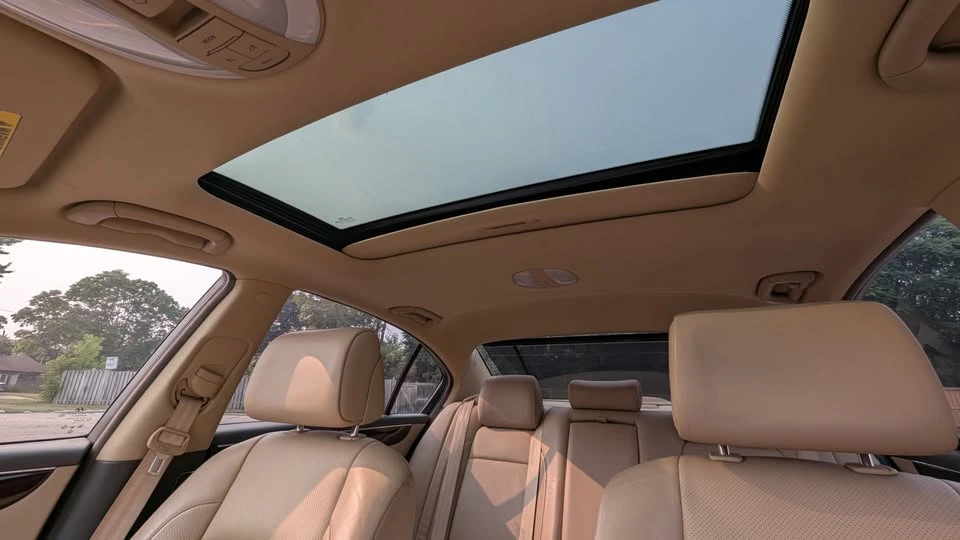 2009 Hyundai Genesis - Image 11 of 13