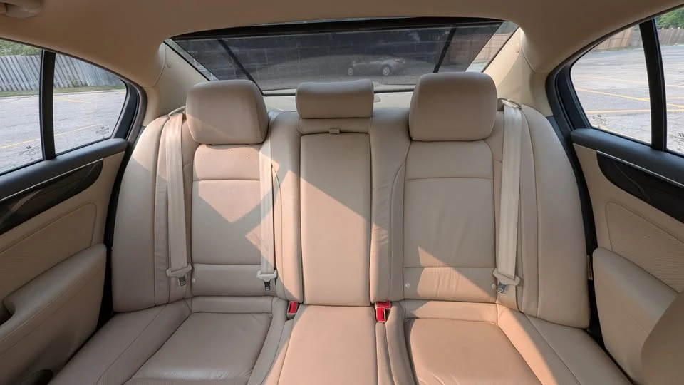 2009 Hyundai Genesis - Image 10 of 13