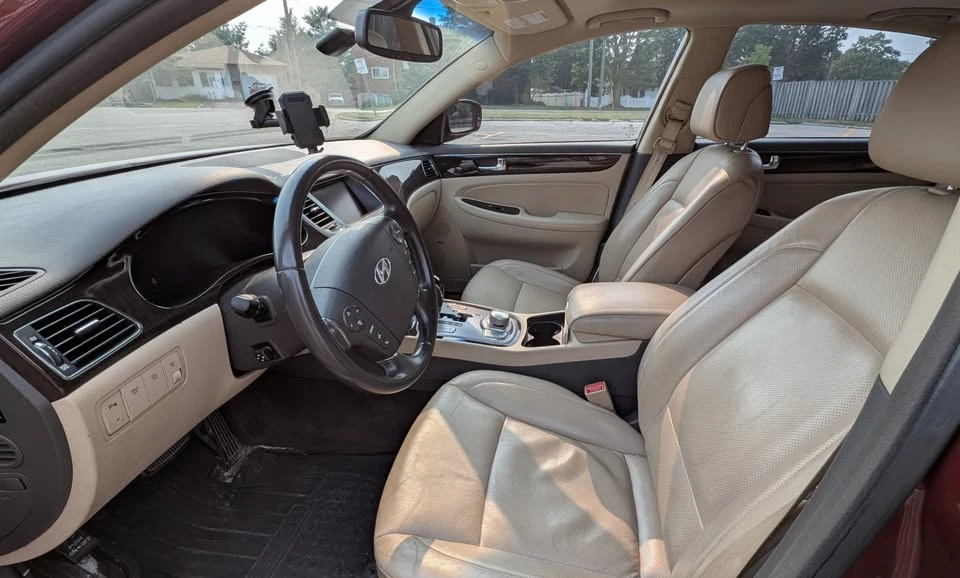 2009 Hyundai Genesis - Image 6 of 13