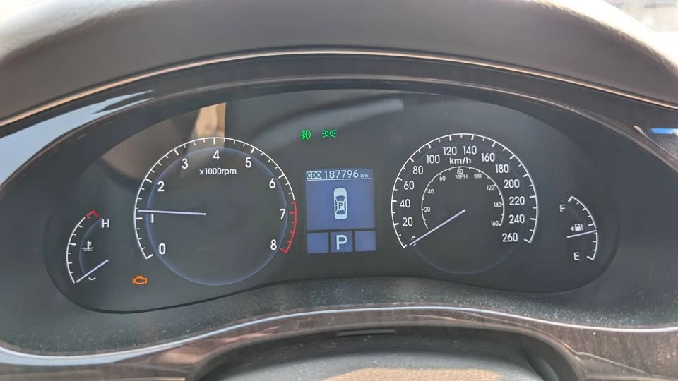 2009 Hyundai Genesis - Image 8 of 13