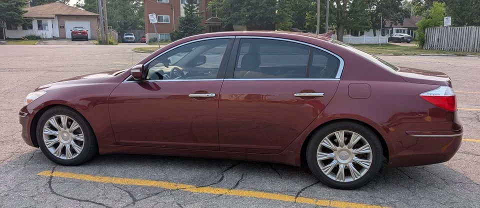 2009 Hyundai Genesis - Image 5 of 13