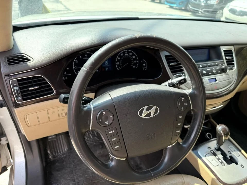 2009 Hyundai Genesis - Image 9 of 17