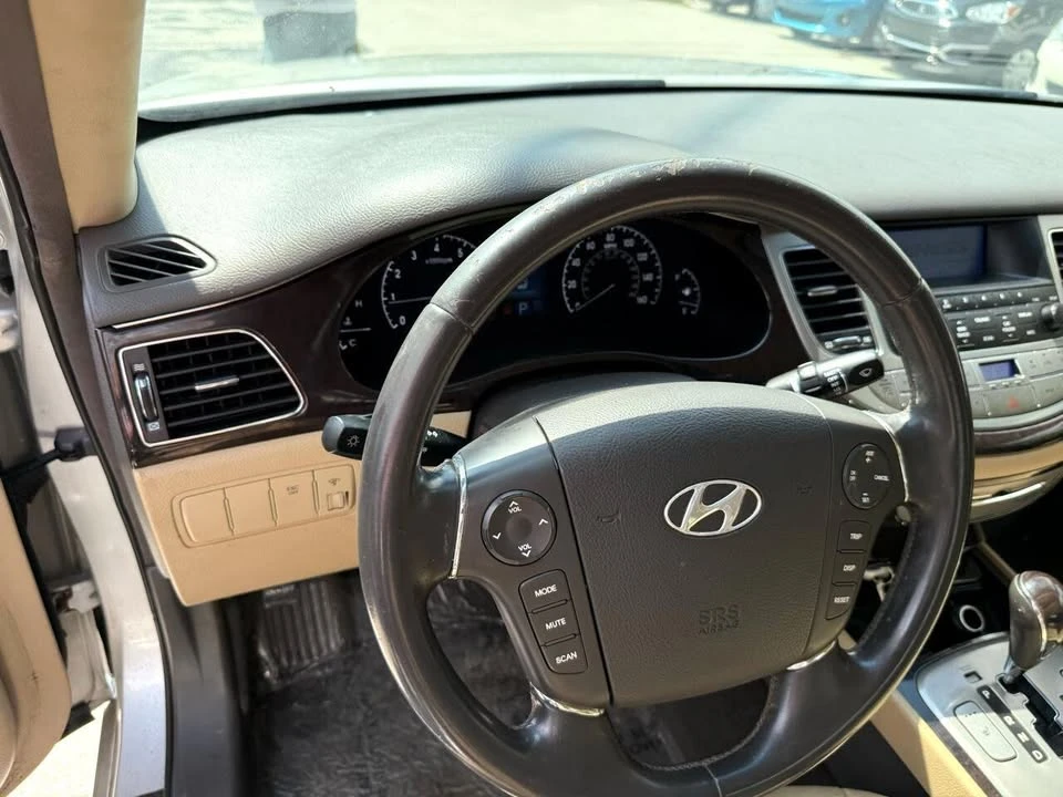2009 Hyundai Genesis - Image 8 of 15