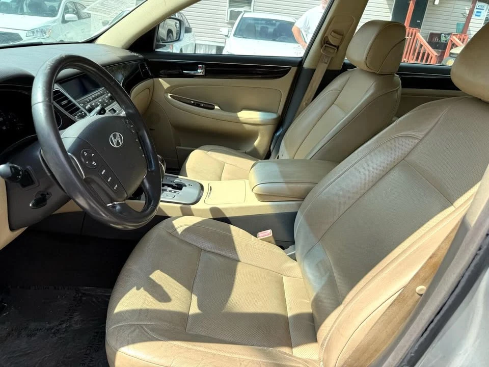 2009 Hyundai Genesis - Image 11 of 16