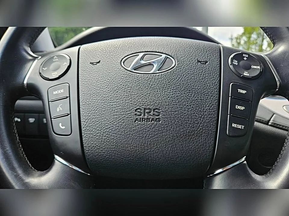 2009 Hyundai Genesis - Image 16 of 20