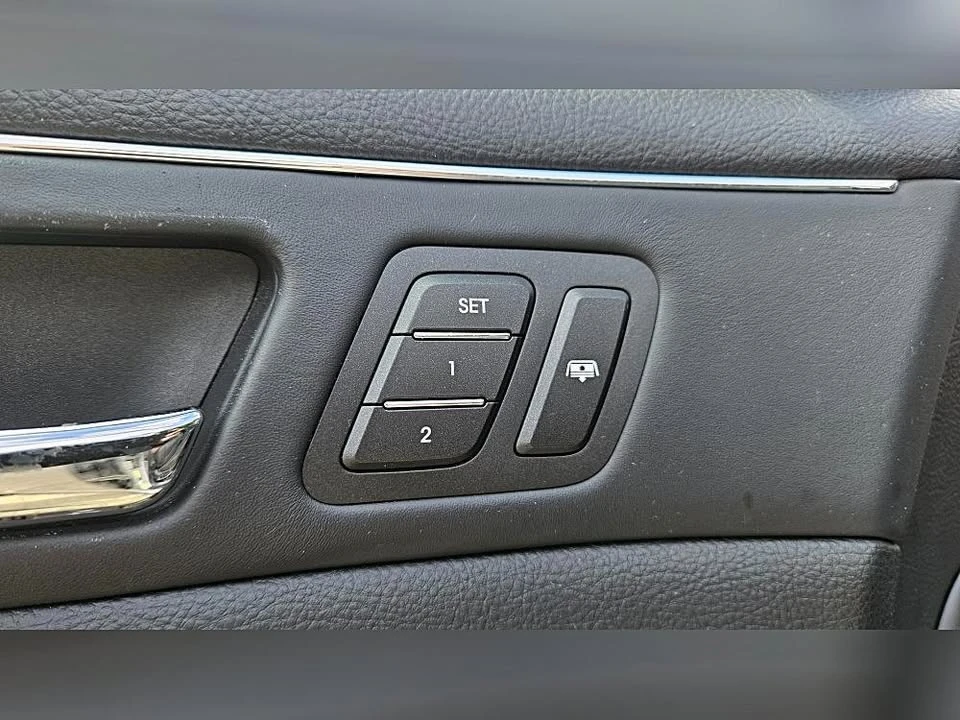 2009 Hyundai Genesis - Image 15 of 20
