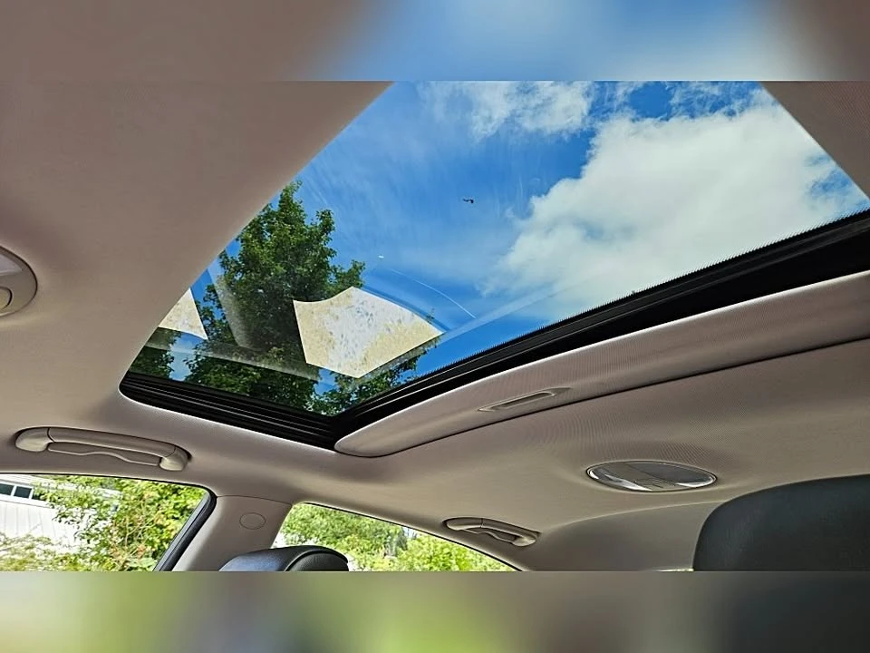 2009 Hyundai Genesis - Image 16 of 20
