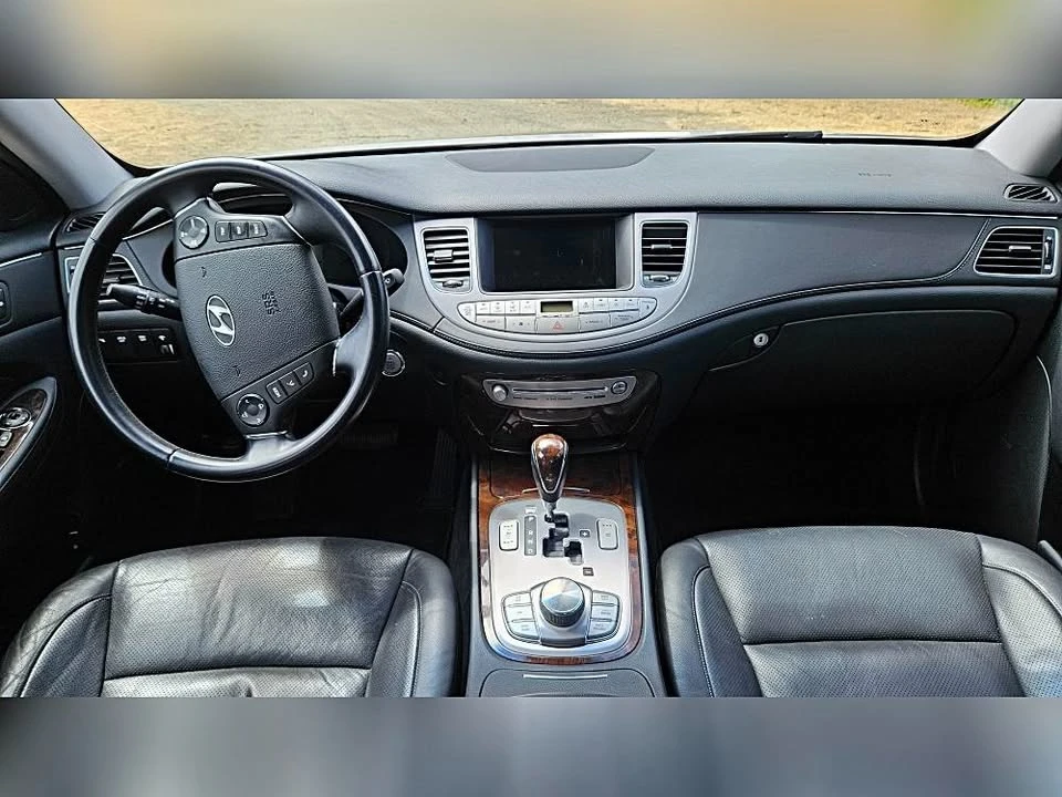 2009 Hyundai Genesis - Image 12 of 20