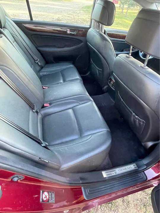 2009 Hyundai Genesis - Image 6 of 17