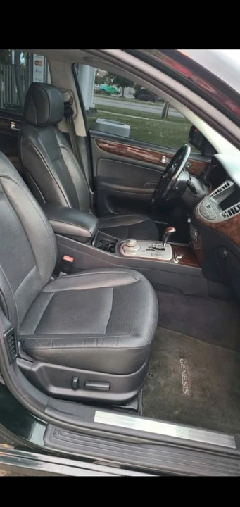 2009 Hyundai Genesis - Image 5 of 10