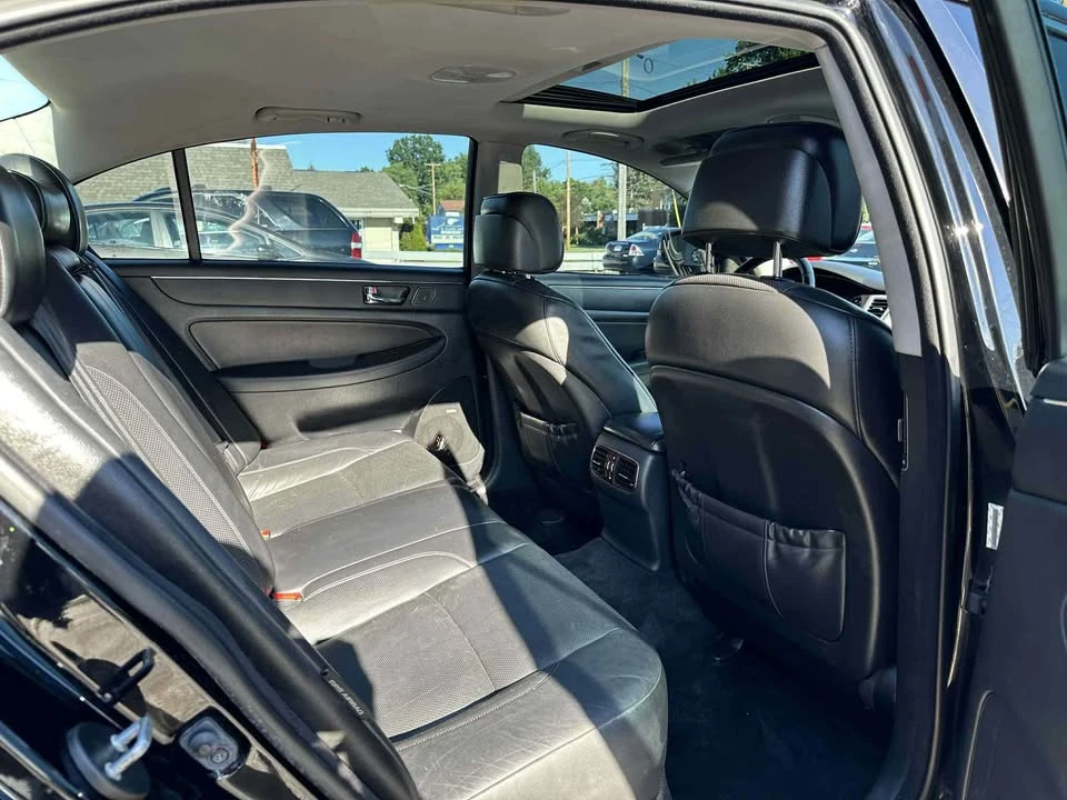 2009 Hyundai Genesis - Image 18 of 20