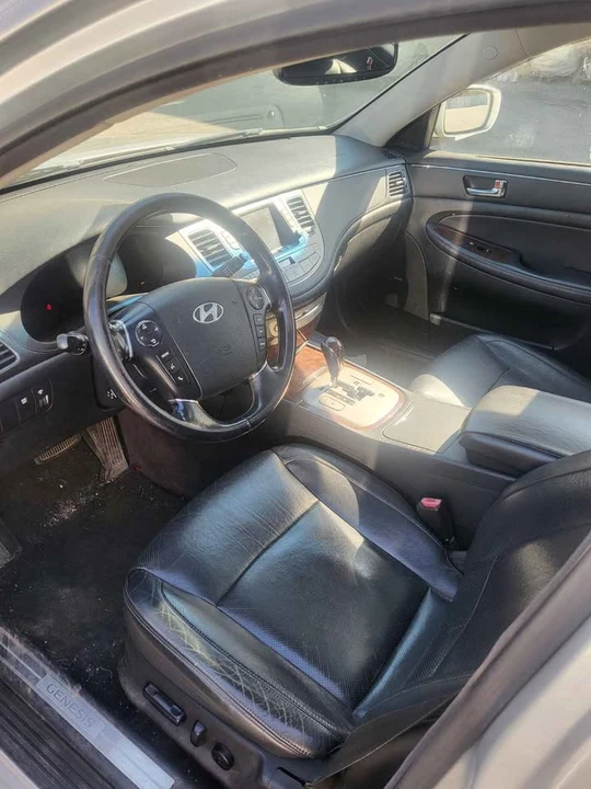 2009 Hyundai Genesis - Image 4 of 7
