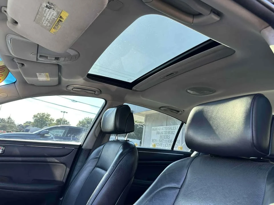 2009 Hyundai Genesis - Image 10 of 20