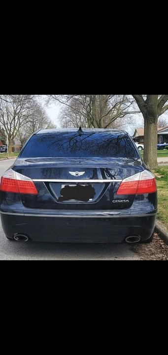 2009 Hyundai Genesis - Image 2 of 10