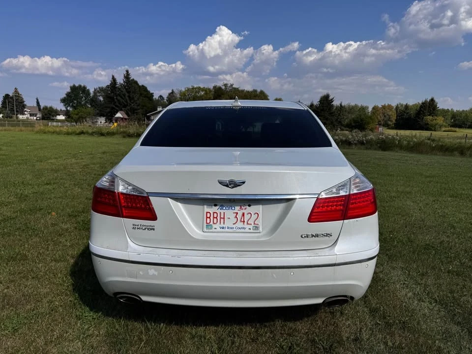 2009 Hyundai Genesis - Image 7 of 12