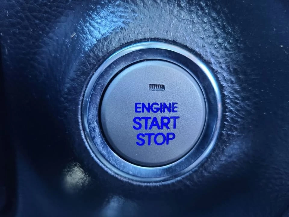 2009 Hyundai Genesis - Image 15 of 20