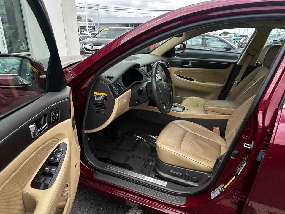 2009 Hyundai Genesis - Image 17 of 20