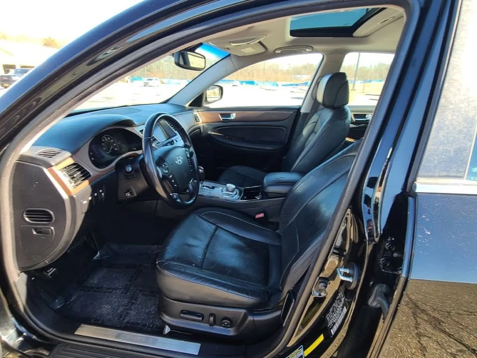 2009 Hyundai Genesis - Image 8 of 20