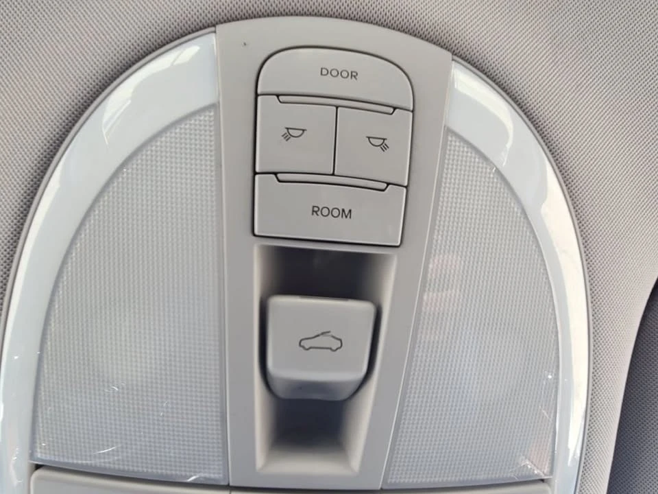 2009 Hyundai Genesis - Image 17 of 20