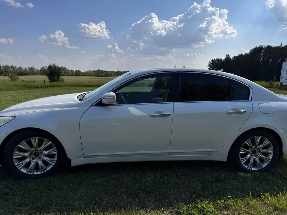 2009 Hyundai Genesis - Image 6 of 12