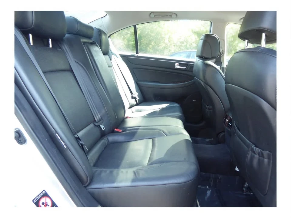 2009 Hyundai Genesis - Image 17 of 20