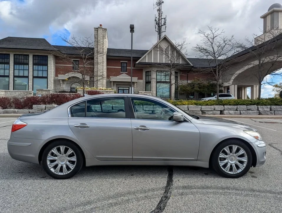 2009 Hyundai Genesis - Image 6 of 11