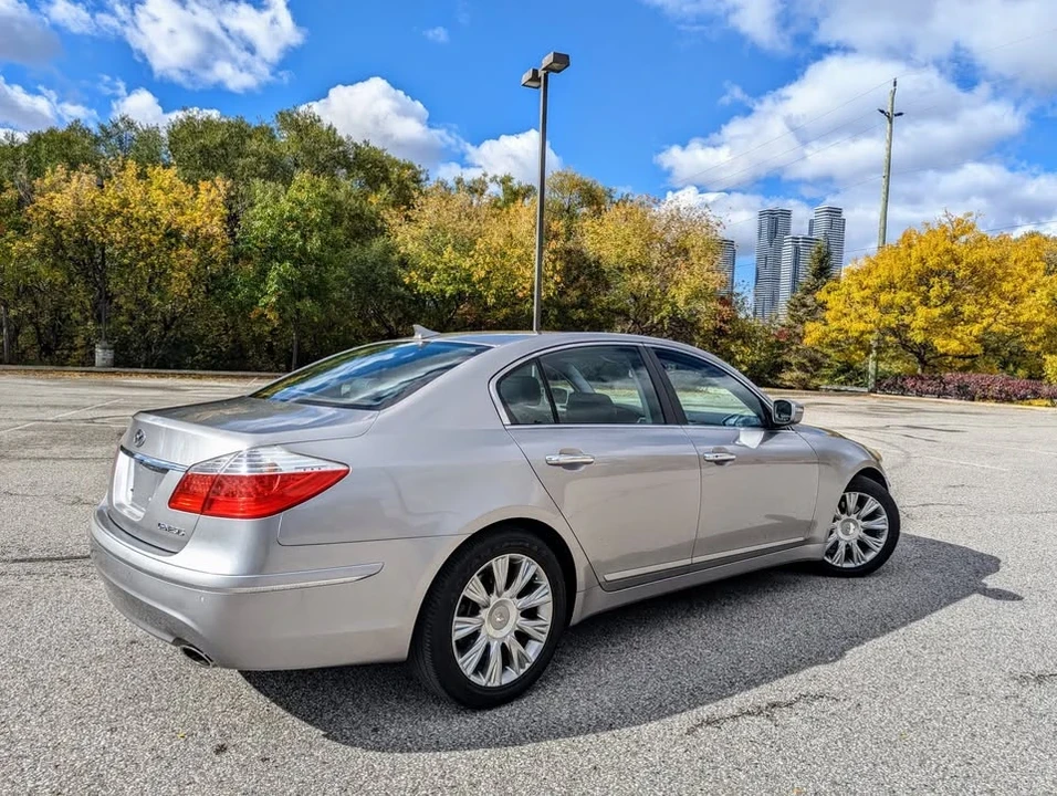 2009 Hyundai Genesis - Image 7 of 11