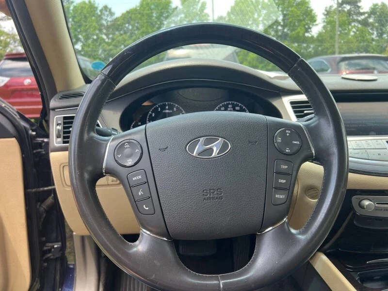2009 Hyundai Genesis - Image 7 of 19