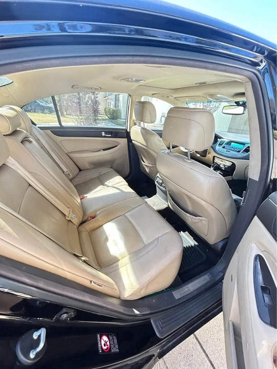 2009 Hyundai Genesis - Image 4 of 5