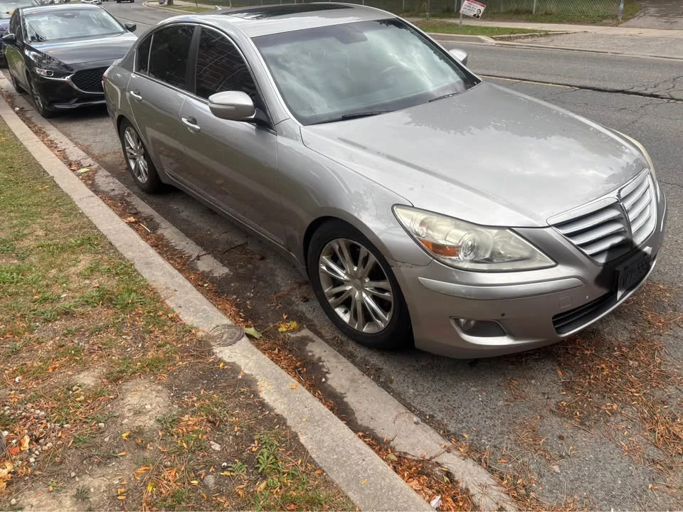 2009 Hyundai Genesis - Image 5 of 8