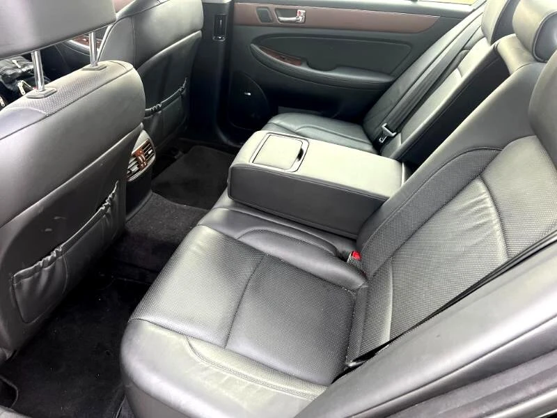 2009 Hyundai Genesis - Image 17 of 18
