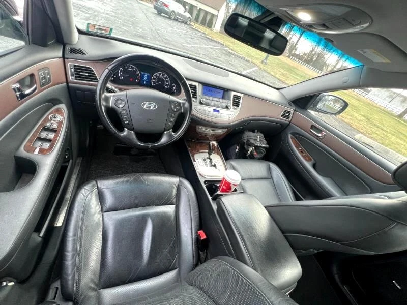 2009 Hyundai Genesis - Image 16 of 18