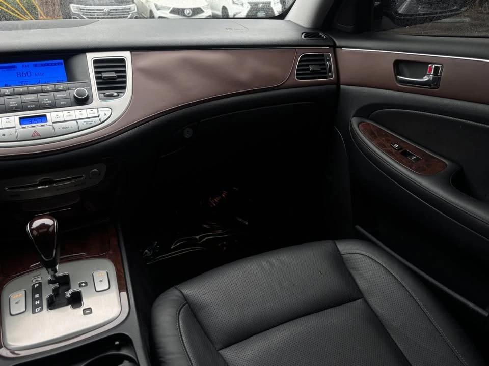 2009 Hyundai Genesis - Image 15 of 18