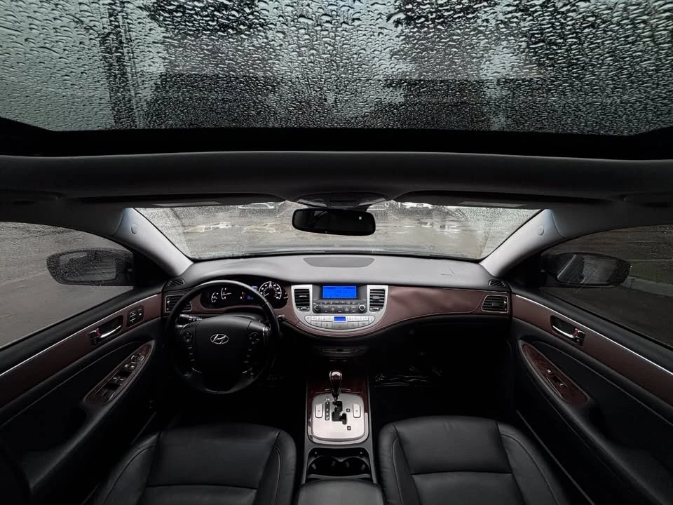 2009 Hyundai Genesis - Image 14 of 18