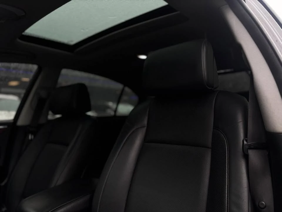 2009 Hyundai Genesis - Image 13 of 18