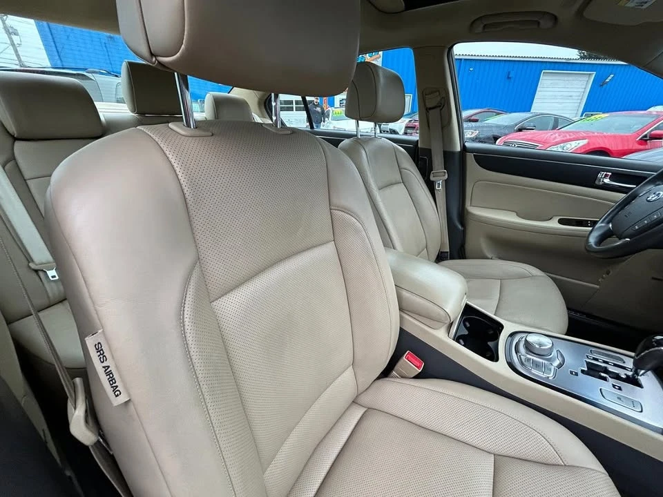 2009 Hyundai Genesis - Image 12 of 20