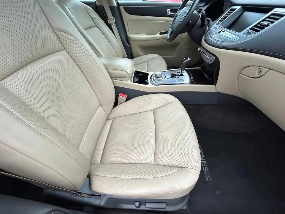 2009 Hyundai Genesis - Image 13 of 20
