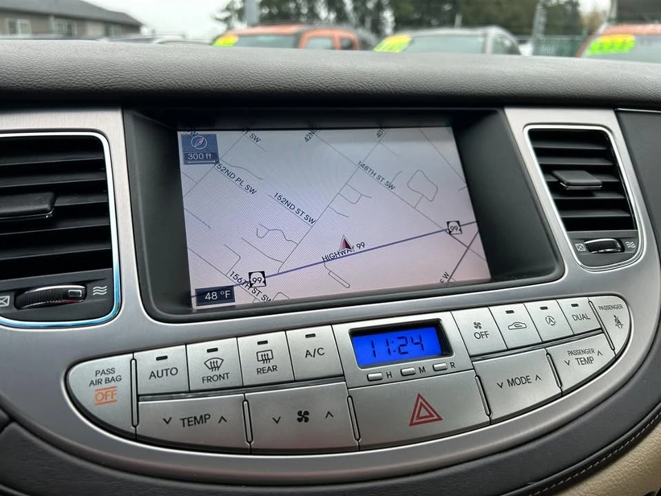 2009 Hyundai Genesis - Image 18 of 20