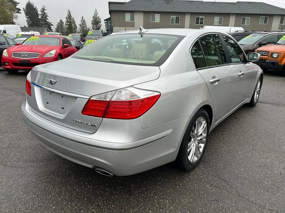 2009 Hyundai Genesis - Image 8 of 20