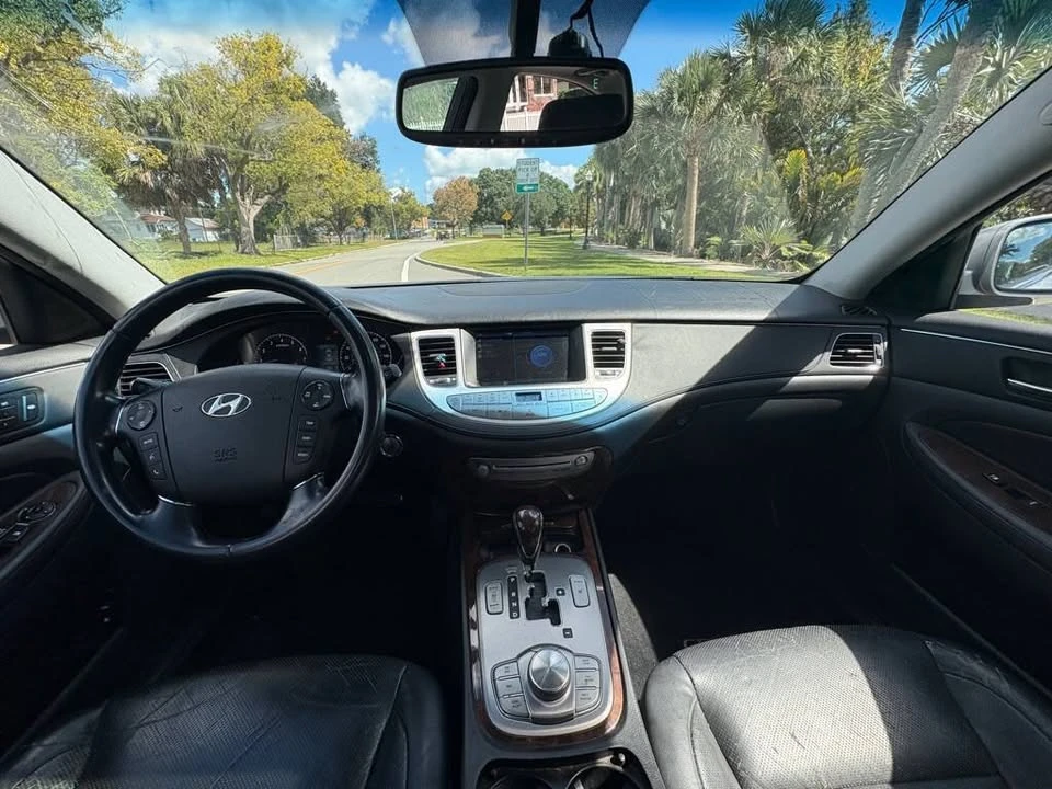 2009 Hyundai Genesis - Image 11 of 18