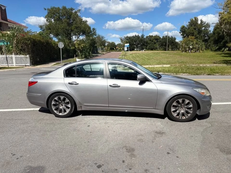2009 Hyundai Genesis - Image 5 of 18