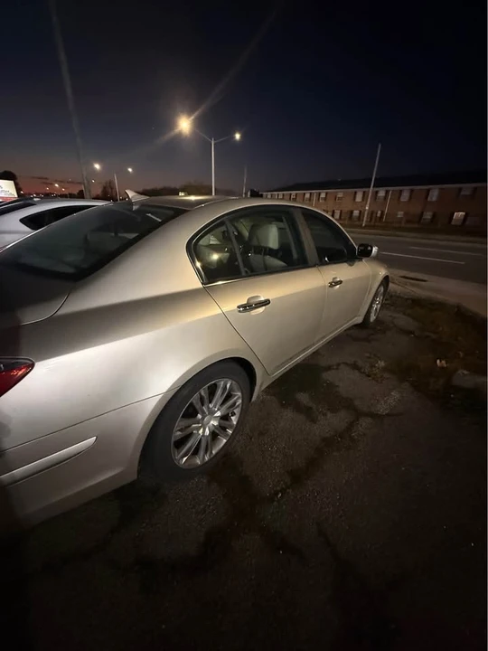 2009 Hyundai Genesis - Image 5 of 9