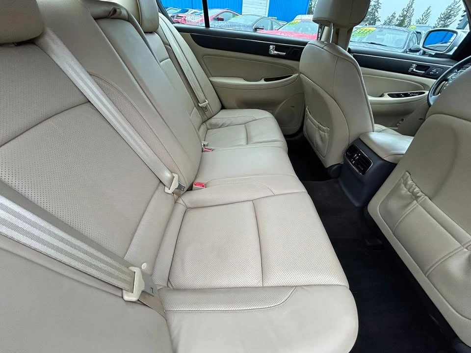2009 Hyundai Genesis - Image 10 of 20