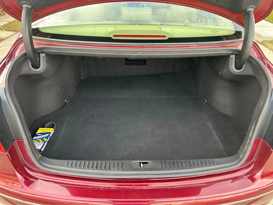 2009 Hyundai Genesis - Image 10 of 16