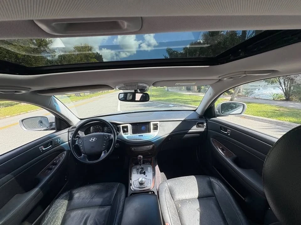 2009 Hyundai Genesis - Image 13 of 18