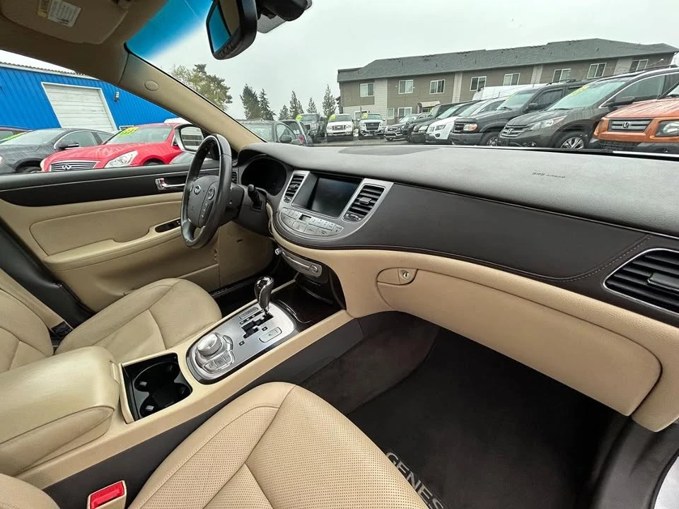 2009 Hyundai Genesis - Image 14 of 20